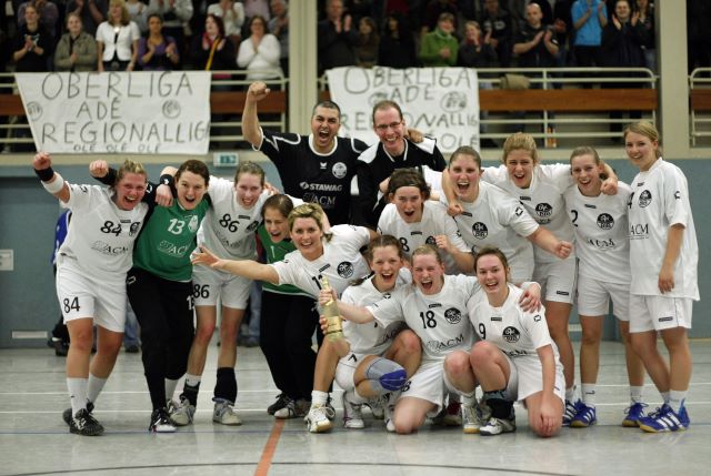 1. Damenmannschaft 2008/2009 – Meister der HVM-Oberliga (62 kB)