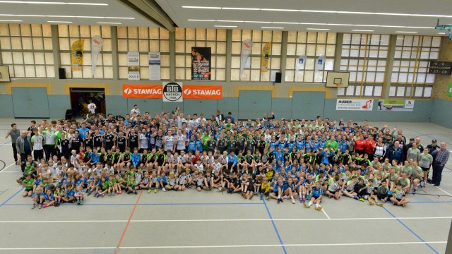 Alle BTB-Handballer*innen in der Sporthalle Aachen-Gillesbachtal; Aachen, 11.01.2020; Foto: Gert Pinkall